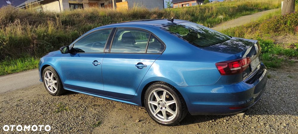 Volkswagen Jetta - 5