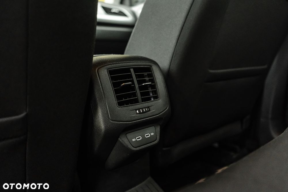 Volkswagen T-Roc - 29