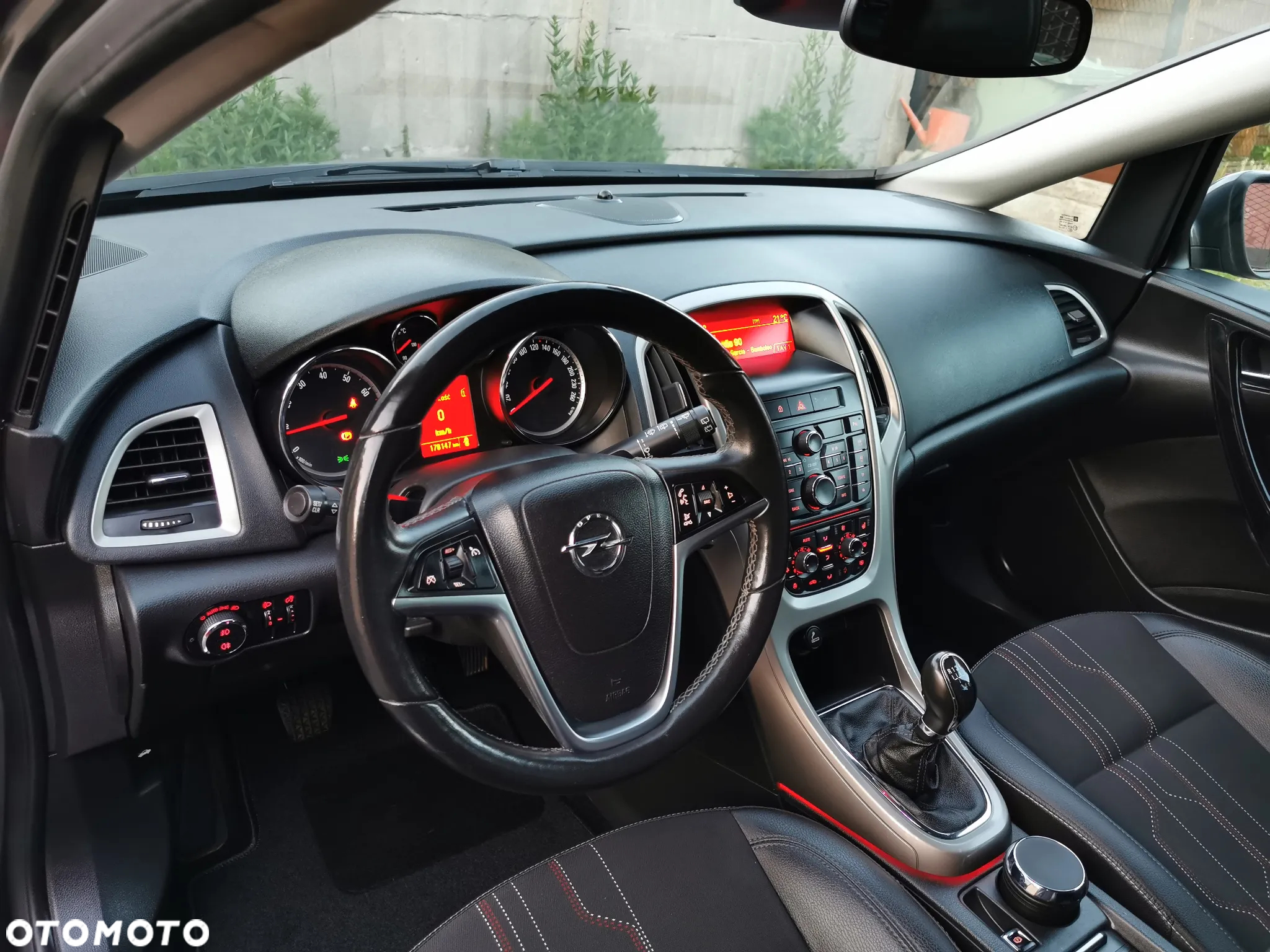 Opel Astra 1.4 Turbo 150 Jahre - 23