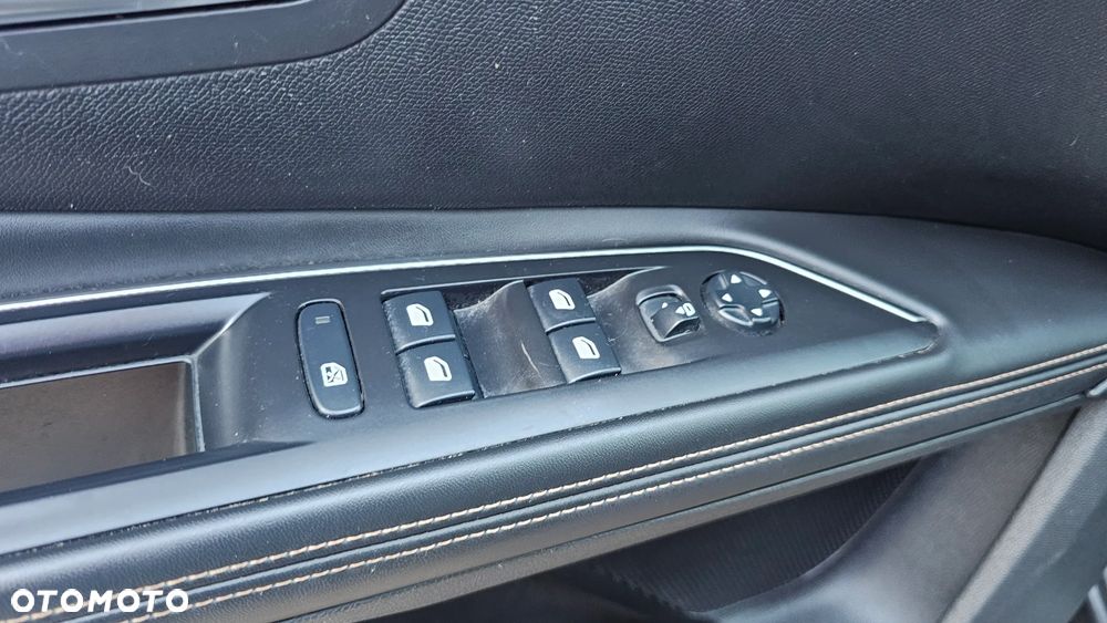 Peugeot 5008 1.2 PureTech Allure S&S - 22