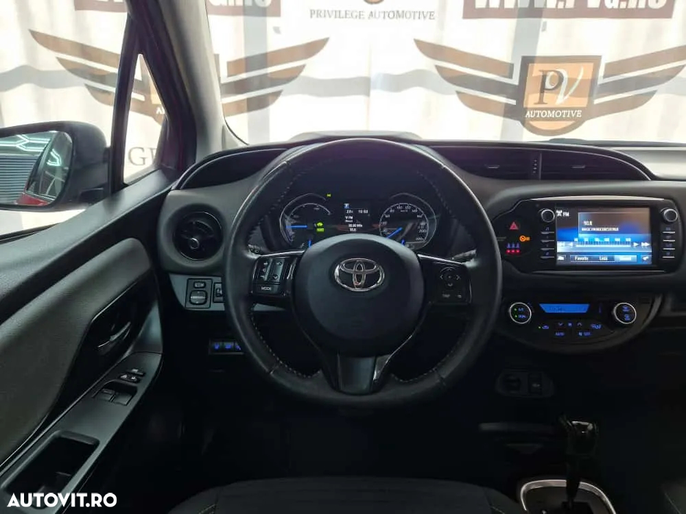 Toyota Yaris Hybrid 1.5 VVT-i Selection - 9