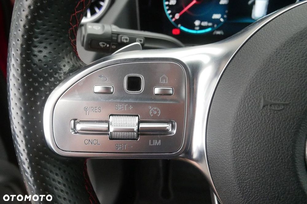 Mercedes-Benz GLA - 23