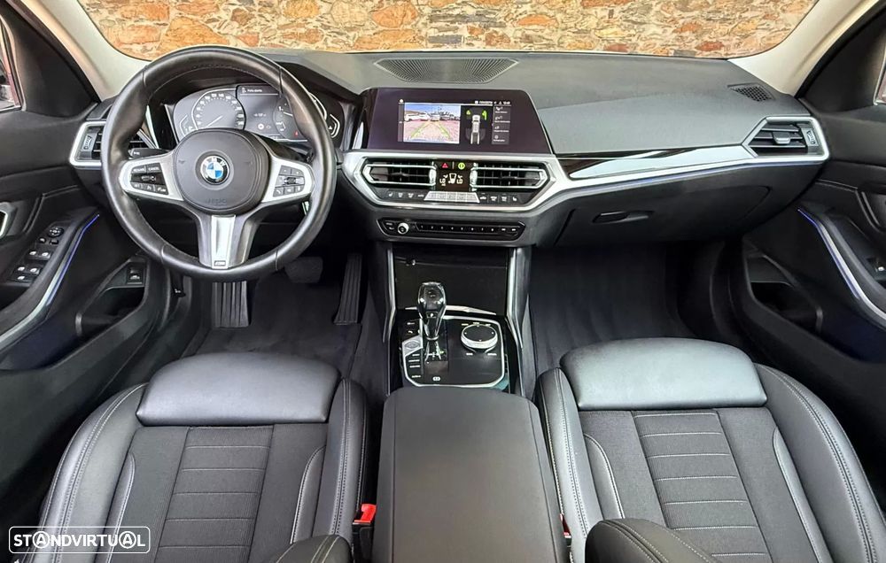 BMW 320 d Touring Pack Desportivo M Auto - 13