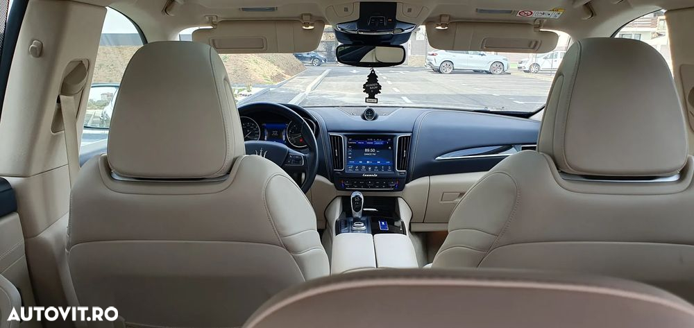 Maserati Levante S Q4 GranSport - 12