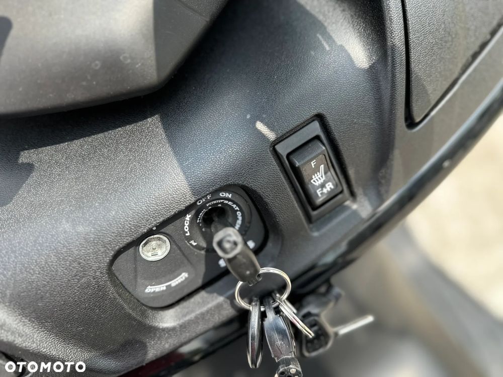 Suzuki Burgman - 19