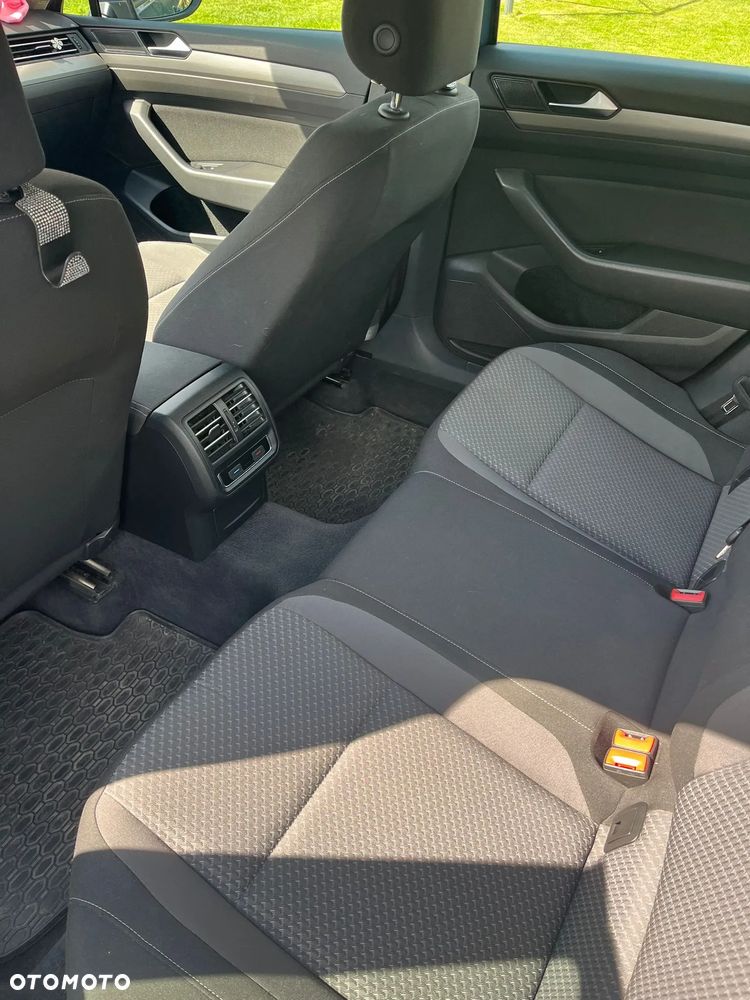 Volkswagen Passat 2.0 TDI BMT Trendline - 2