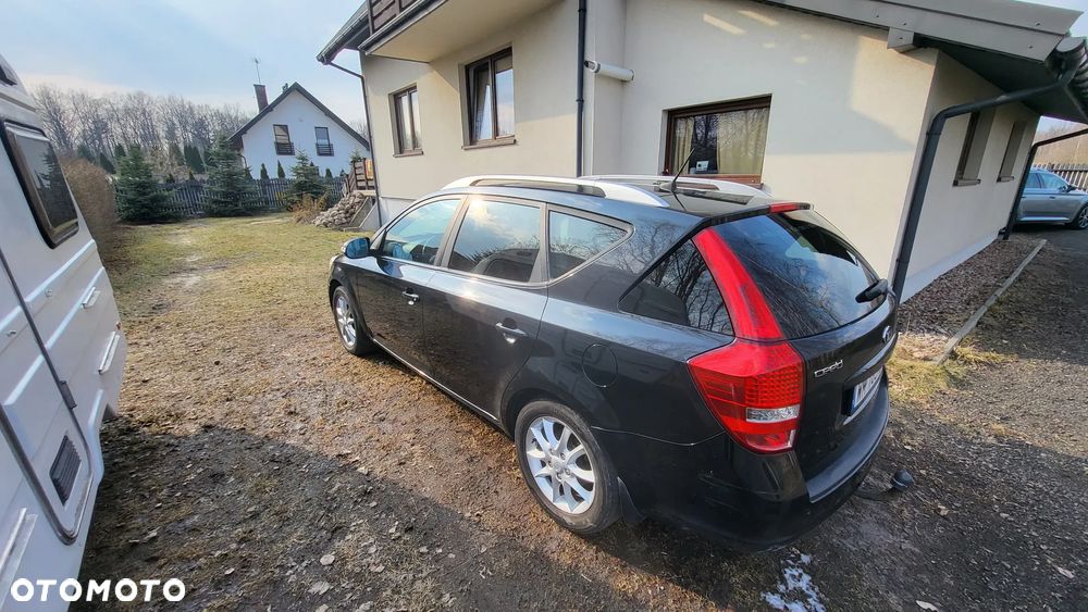 Kia Ceed 2.0 crdi Comfort + - 3