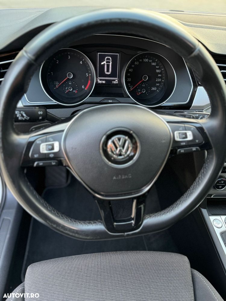 Volkswagen Passat 2.0 TDI SCR DSG (BlueM Tech) Comfortline - 15