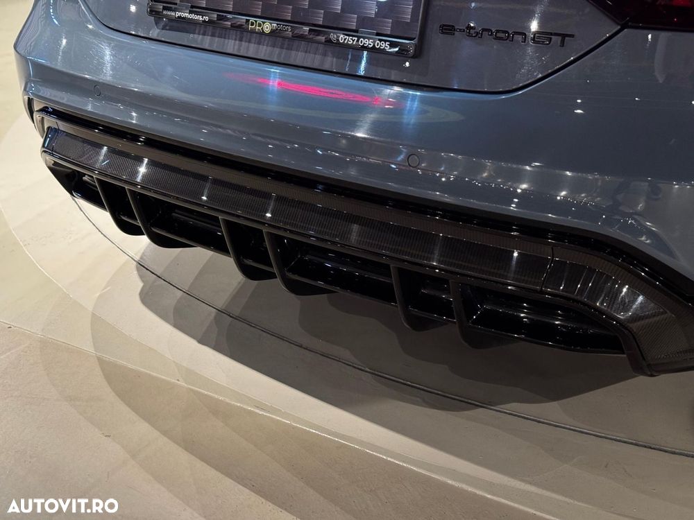 Audi e-tron GT RS quattro - 12