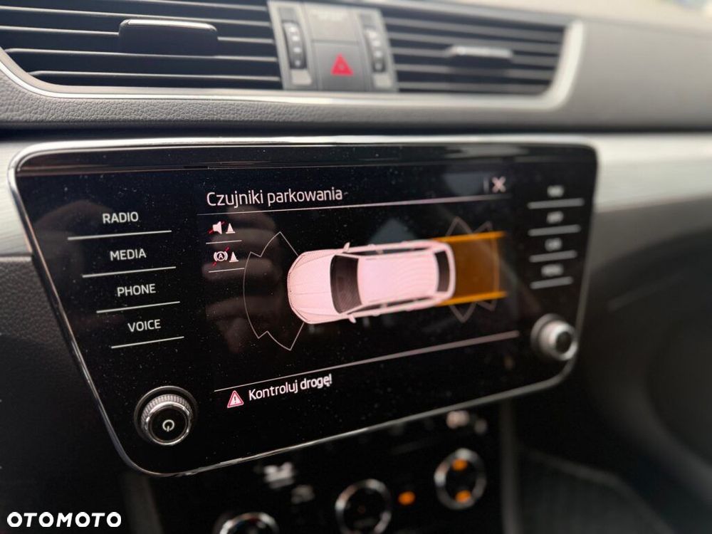 Skoda Superb 2.0 TDI SCR Ambition DSG - 17