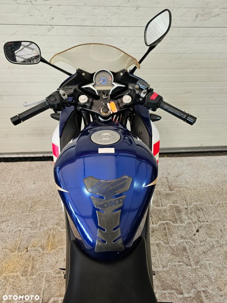 Honda CBR - 27