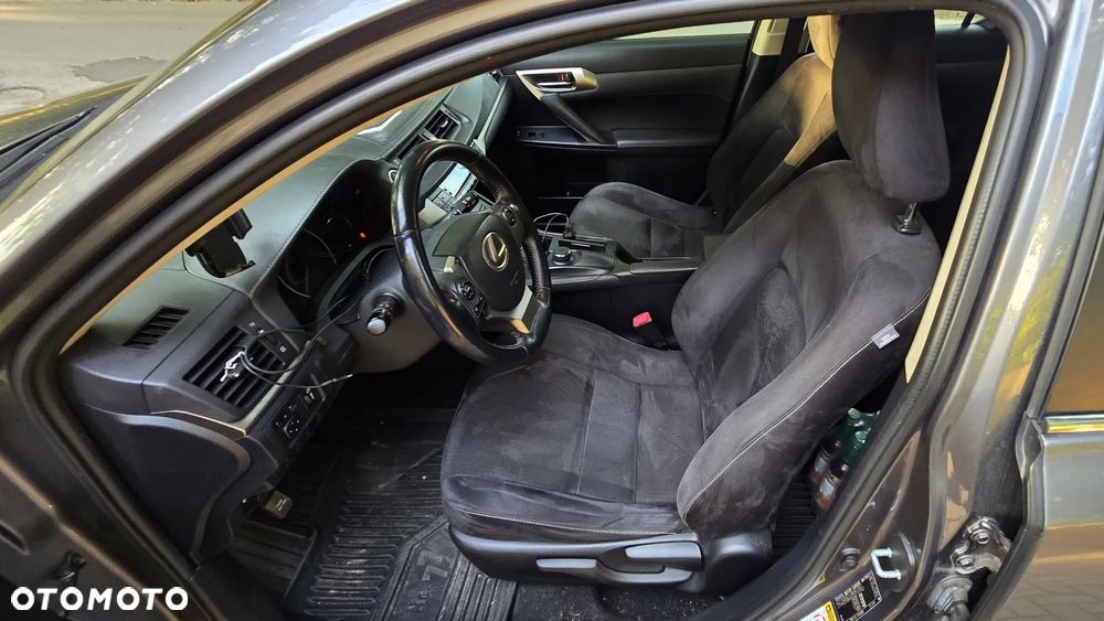 Lexus CT - 15