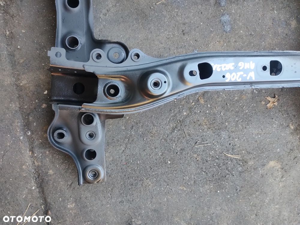 MERCEDES C W206 AMG  WÓZEK SANKI ŁAWA TRAWERS PRZÓD - 4