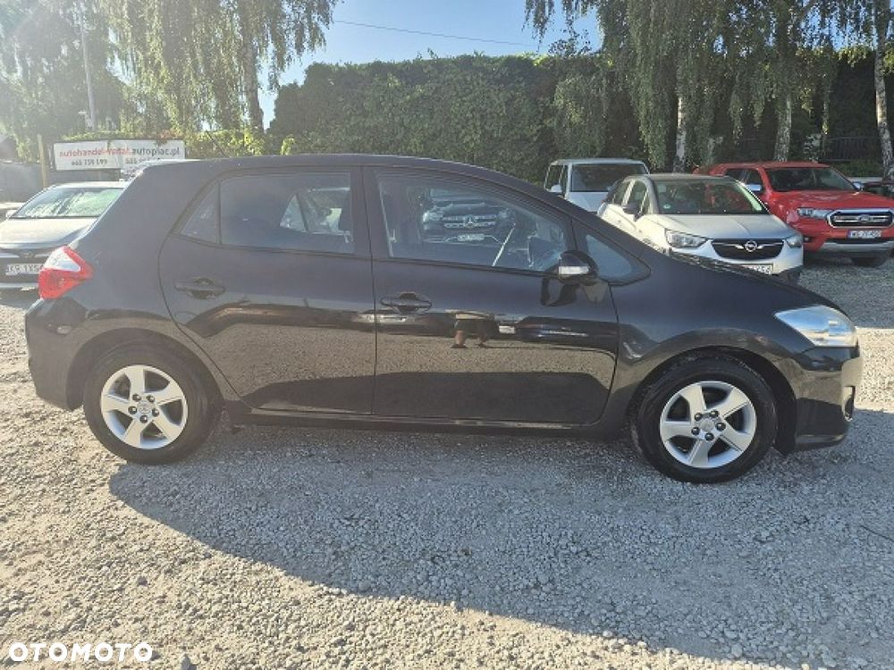 Toyota Auris - 16
