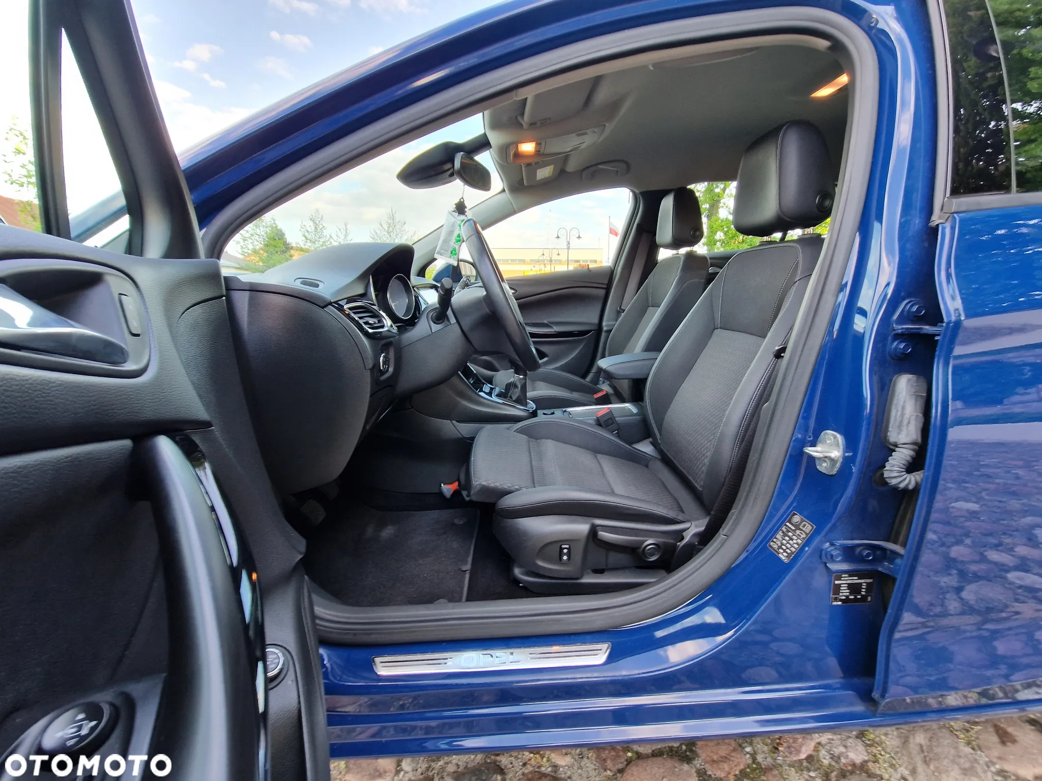 Opel Astra V 1.4 T Dynamic S&S - 23