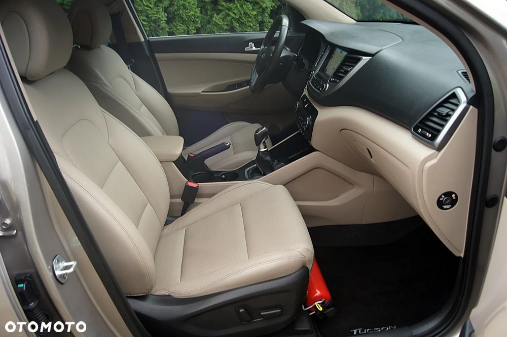 Hyundai Tucson blue 1.7 CRDi 2WD Trend - 26