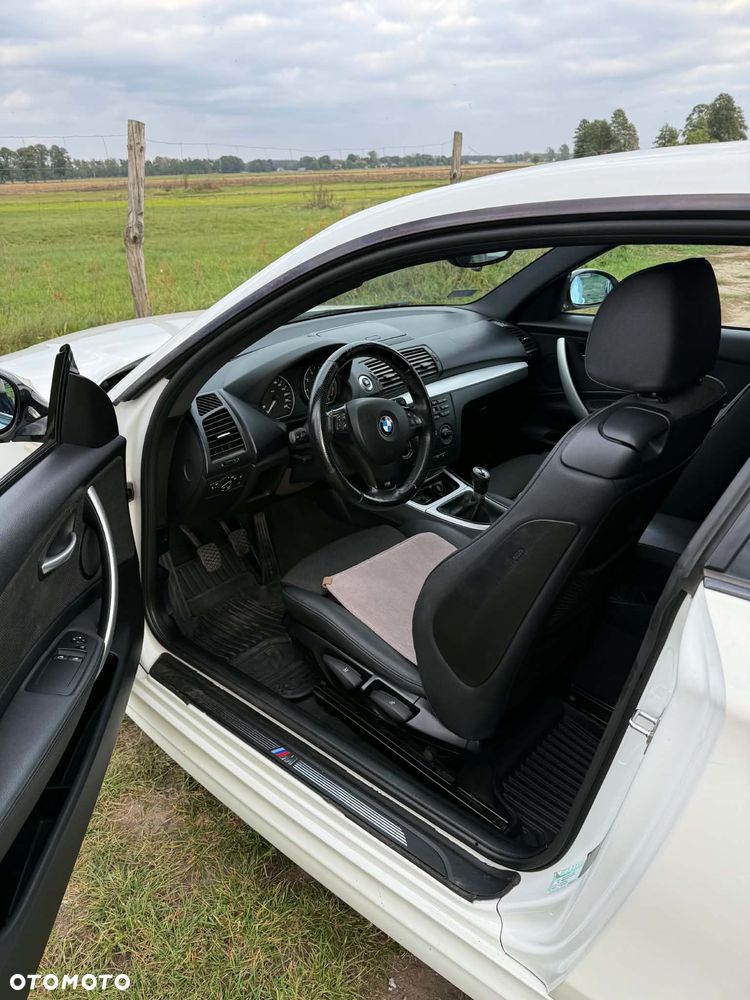 BMW Seria 1 118I 2008 photo 2