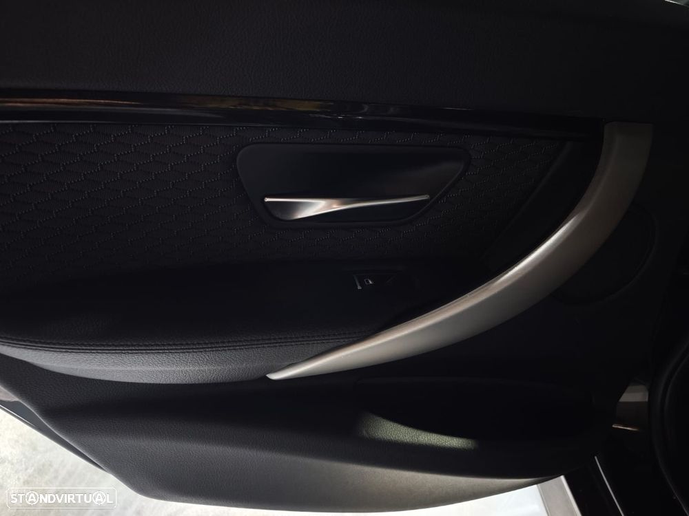 BMW 320 d Touring xDrive Pack M Auto - 13