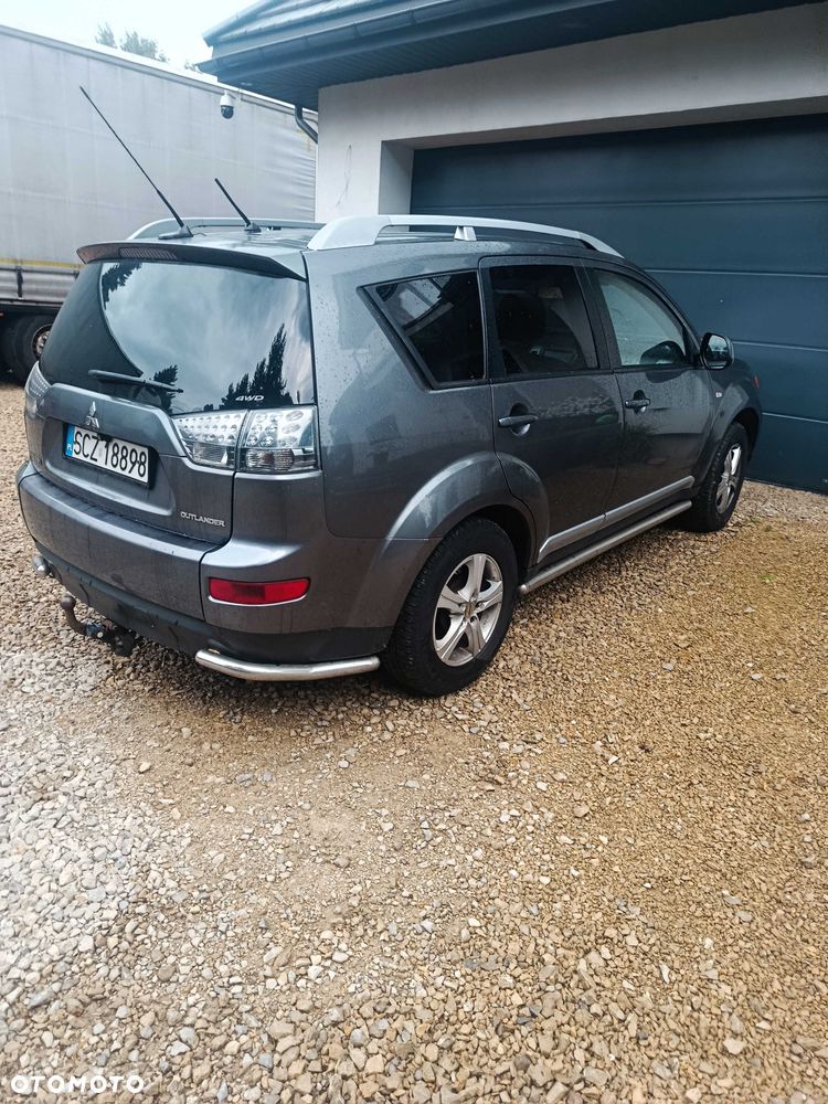 Mitsubishi Outlander - 4