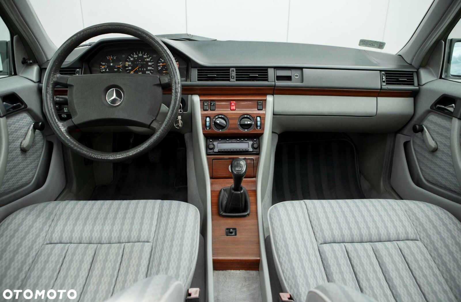 Mercedes-Benz W124 (1984-1993) - 24