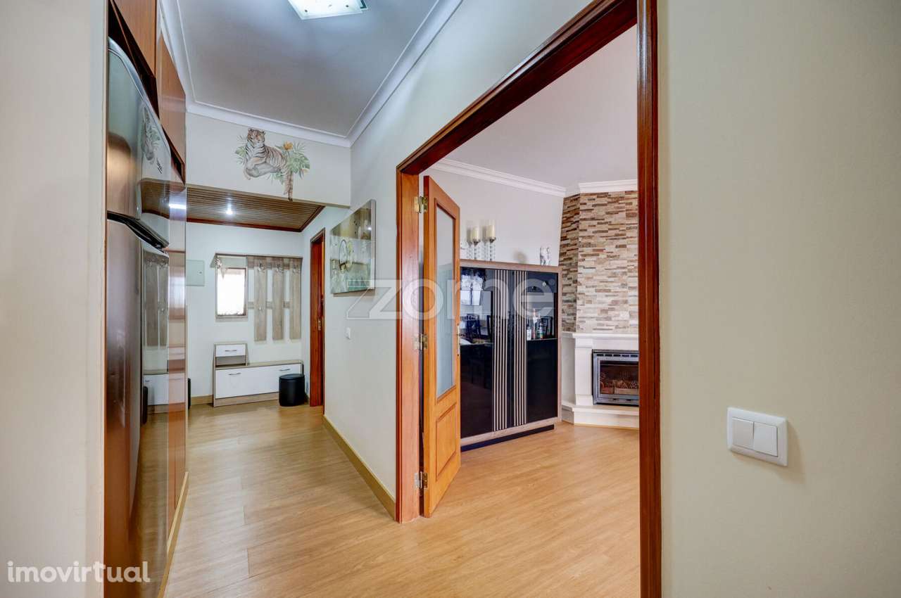 Apartamento T2 em Fitares, recentemente renovado - Grande imagem: 3/36