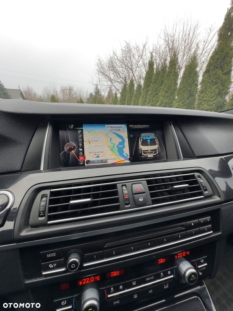 BMW Seria 5 520d xDrive - 13
