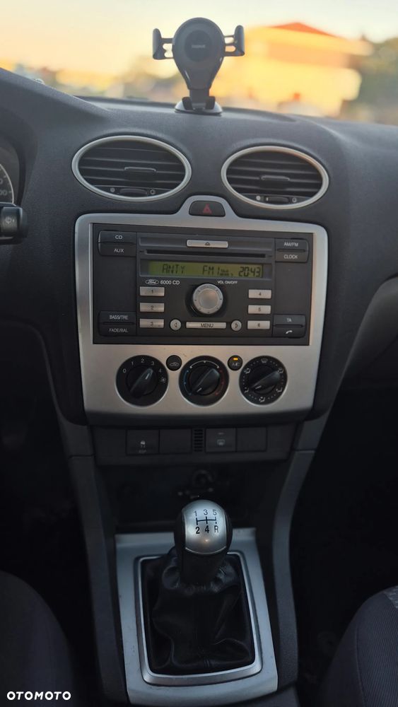 Ford Focus 1.6 Ambiente - 5