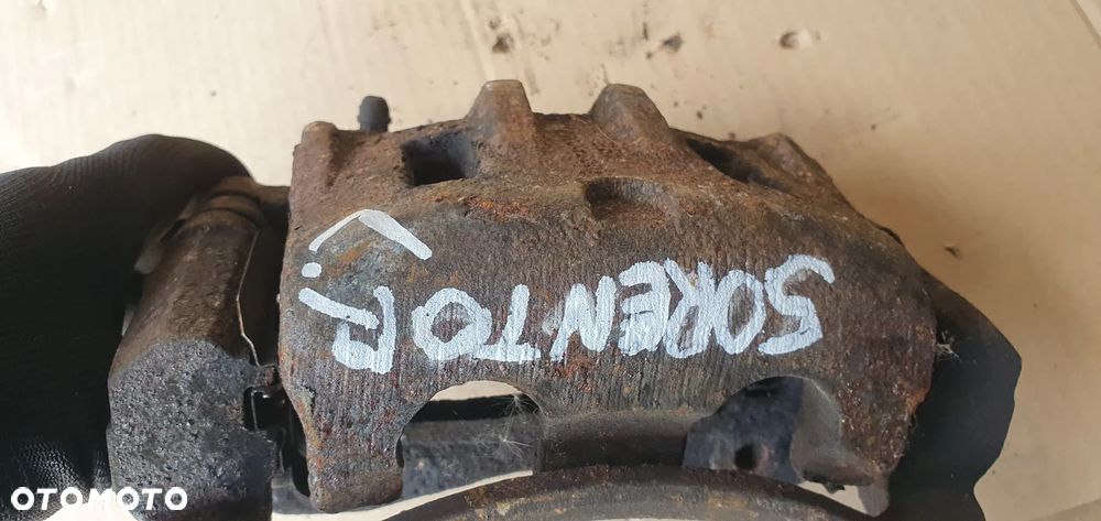 Zacisk hamulcowy lewy przód Kia Sorento I 2.5 CRDI - 6