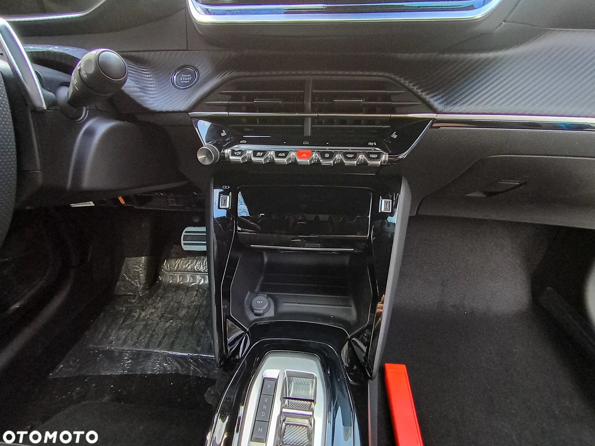 Peugeot 208 1.2 mHEV GT - 11