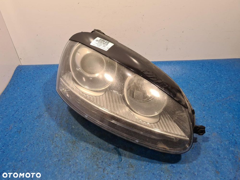 VOLKSWAGEN JETTA V REFLEKTOR PRAWY XENON - 7