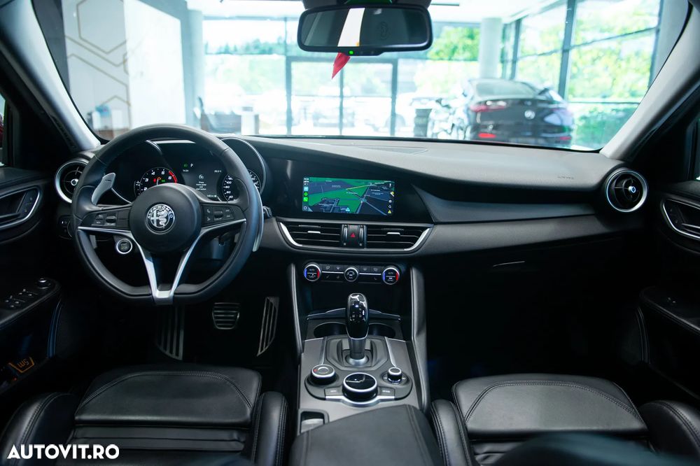 Alfa Romeo Giulia 2.0 Turbo AWD AT8 Veloce - 10