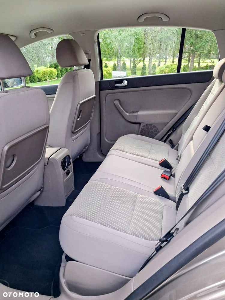 Volkswagen Golf Plus - 10