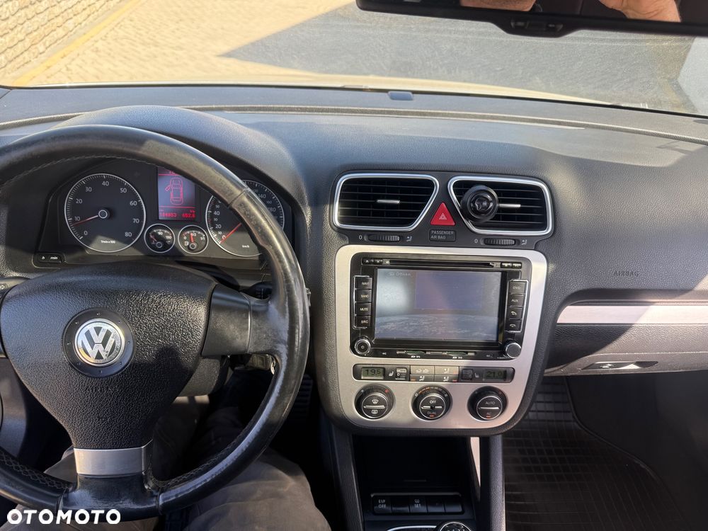 Volkswagen Eos ver-1-4-tsi-bluemotion-technology-edition-2010 - 10