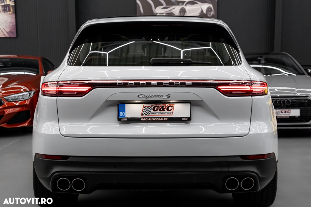 Porsche Cayenne S - 26