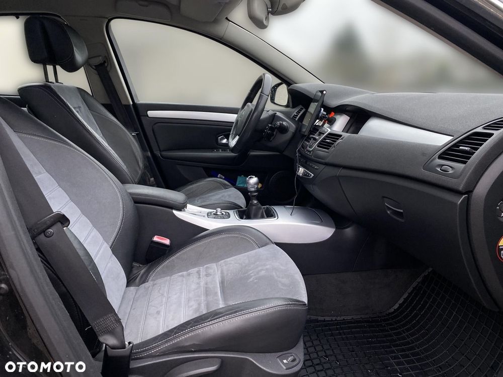 Renault Laguna 2.0 DCi GT 4WS - 13