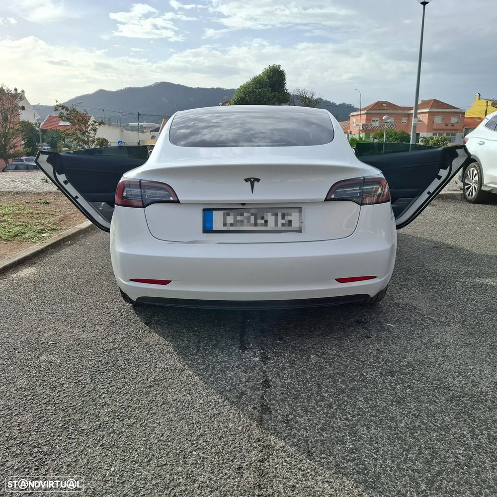 Tesla Model 3 - 3