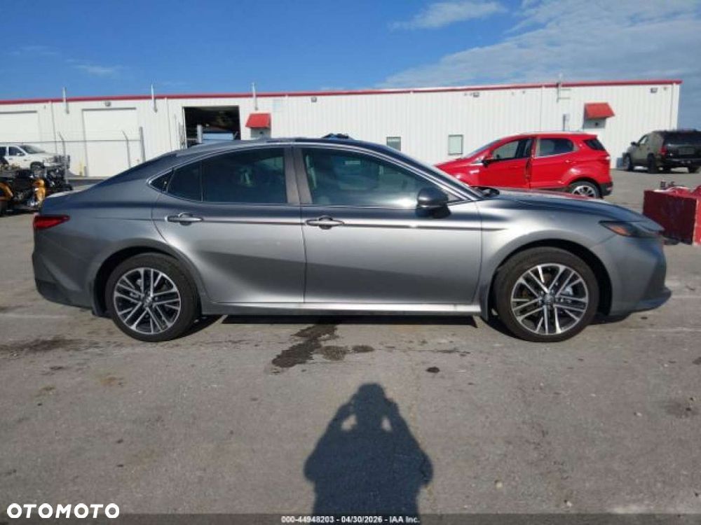 Toyota Camry - 6