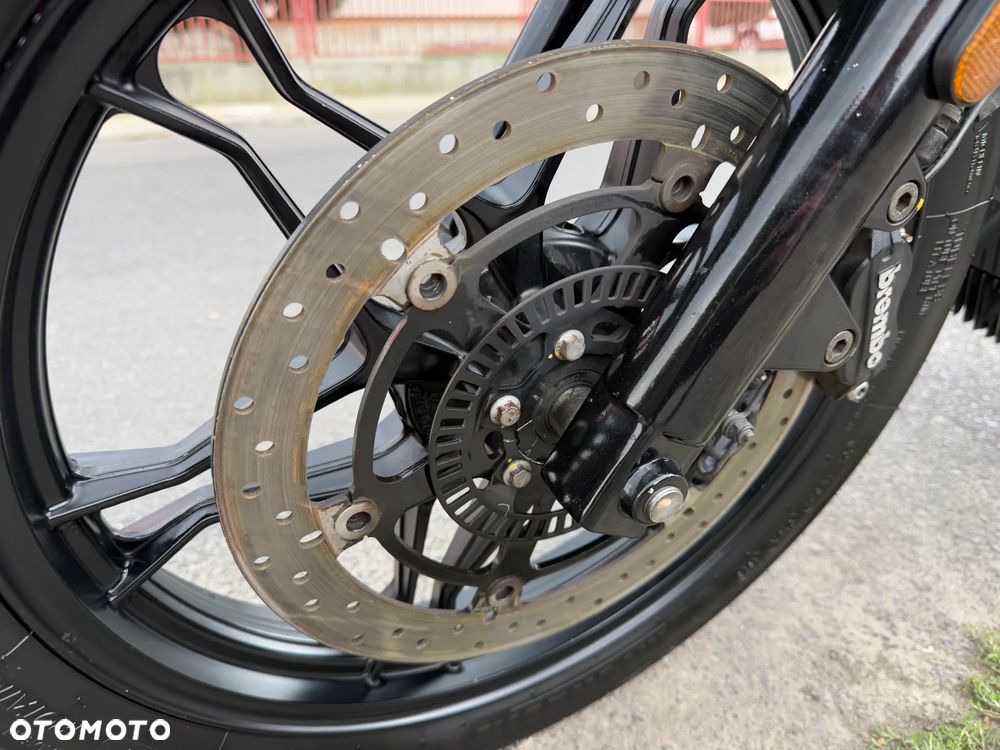 Moto Guzzi V7 - 19