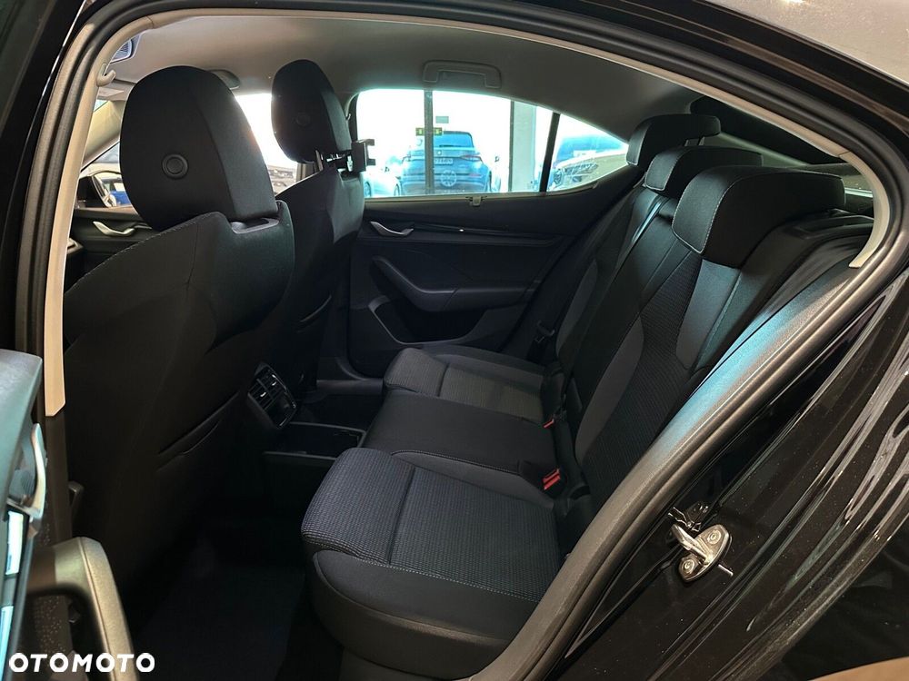 Skoda Octavia 1.5 TSI mHEV Drive Selection DSG - 13