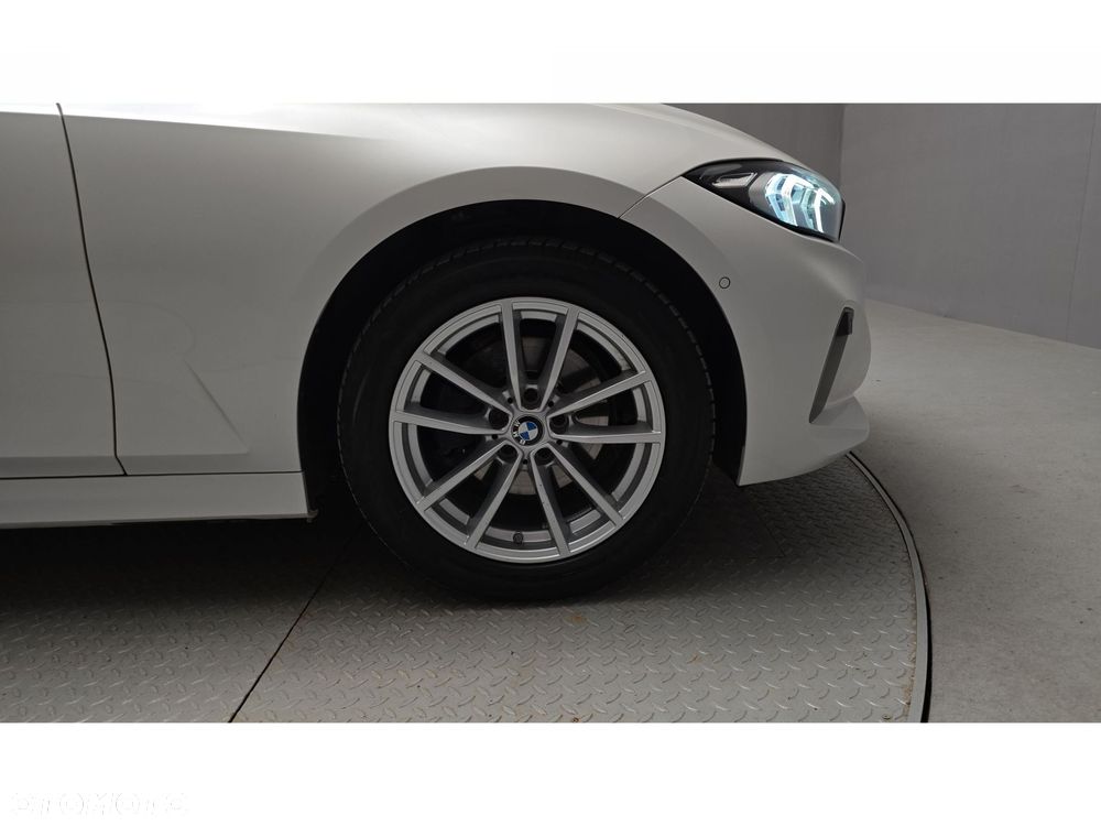 BMW Seria 3 320d xDrive mHEV M Sport - 25