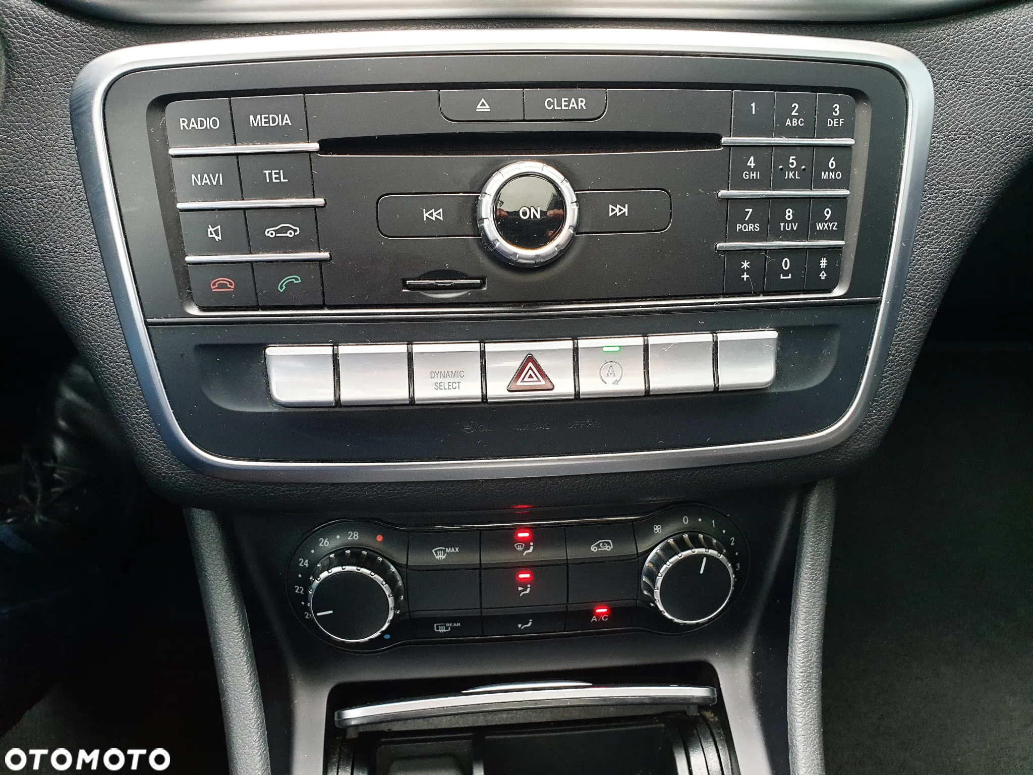 Mercedes-Benz CLA 180 7G-DCT AMG Line - 19