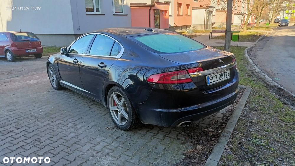 Jaguar XF 2.7 V6 D Luxury - 26