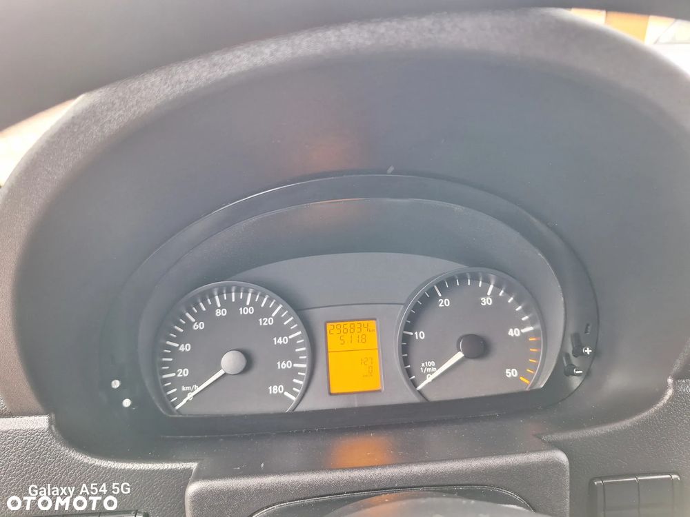 Mercedes-Benz Sprinter - 9