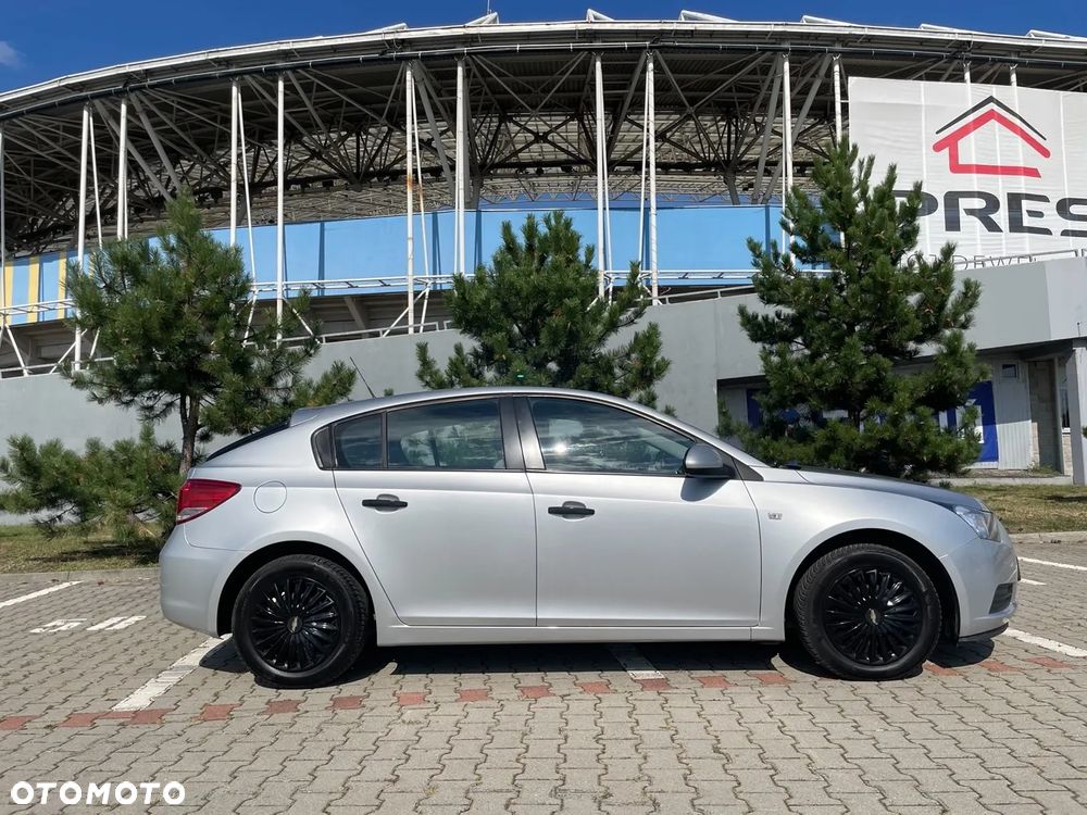 Chevrolet Cruze 1.6 LS - 14