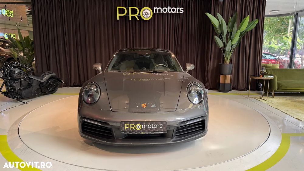 Porsche 911 Carrera 4 PDK - 12