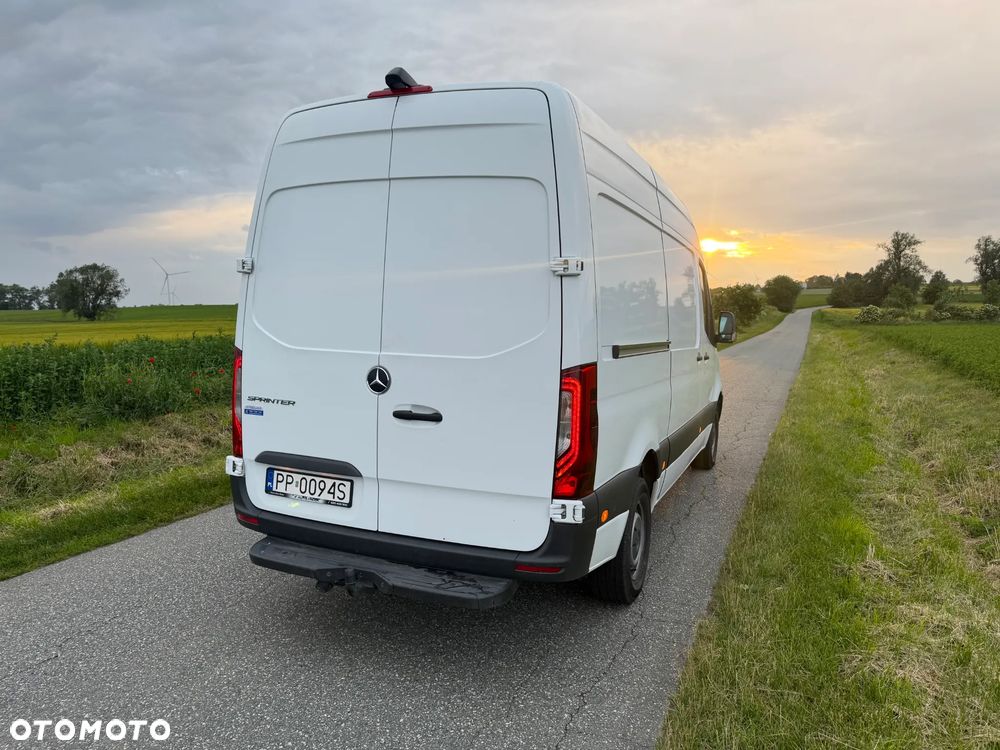 Mercedes-Benz Sprinter - 10