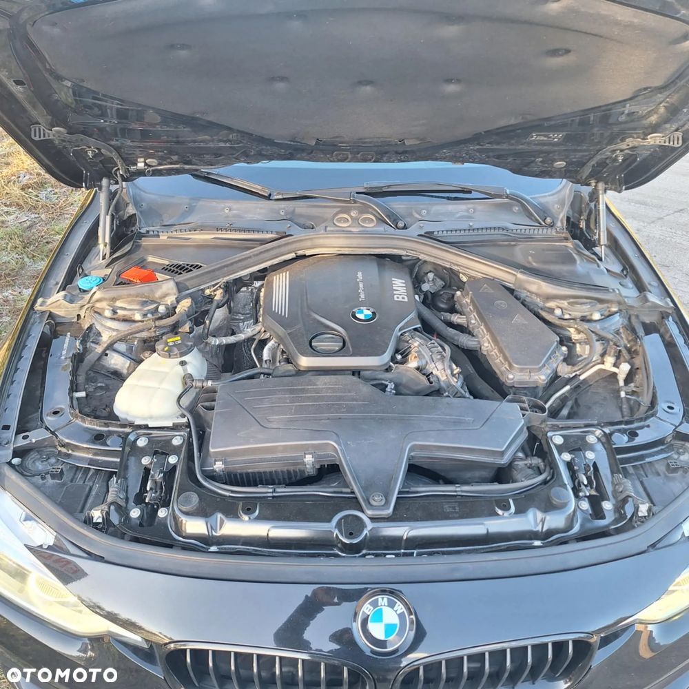 BMW Seria 3 320d Luxury Line sport - 17