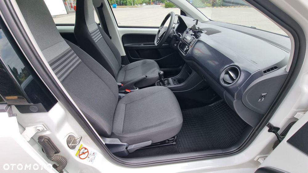 Volkswagen up! Active - 18