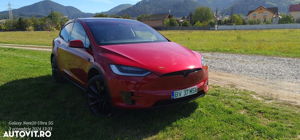Tesla Model X - 9