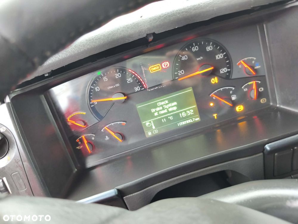 Volvo FH12 420 Standard Automat 2013 rok nowe opony - 15